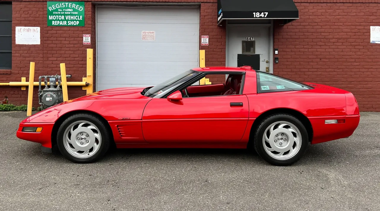 1990 Chevrolet Corvette C4 ZR1 - Image 5 of 6