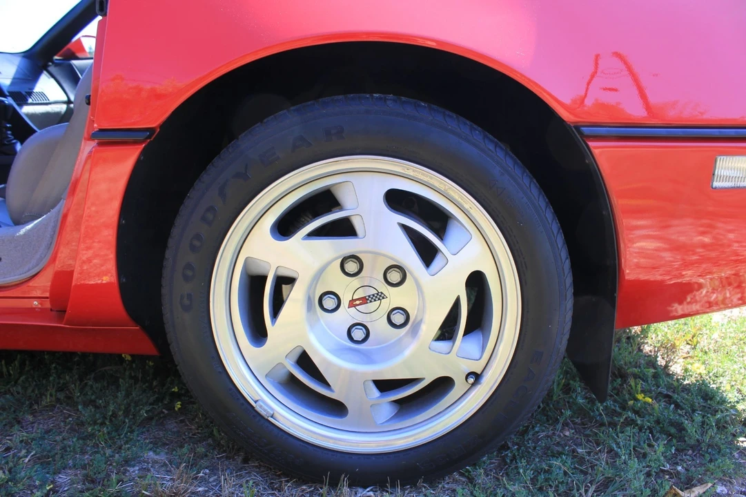 1990 Chevrolet Corvette C4 ZR1 - Image 9 of 21