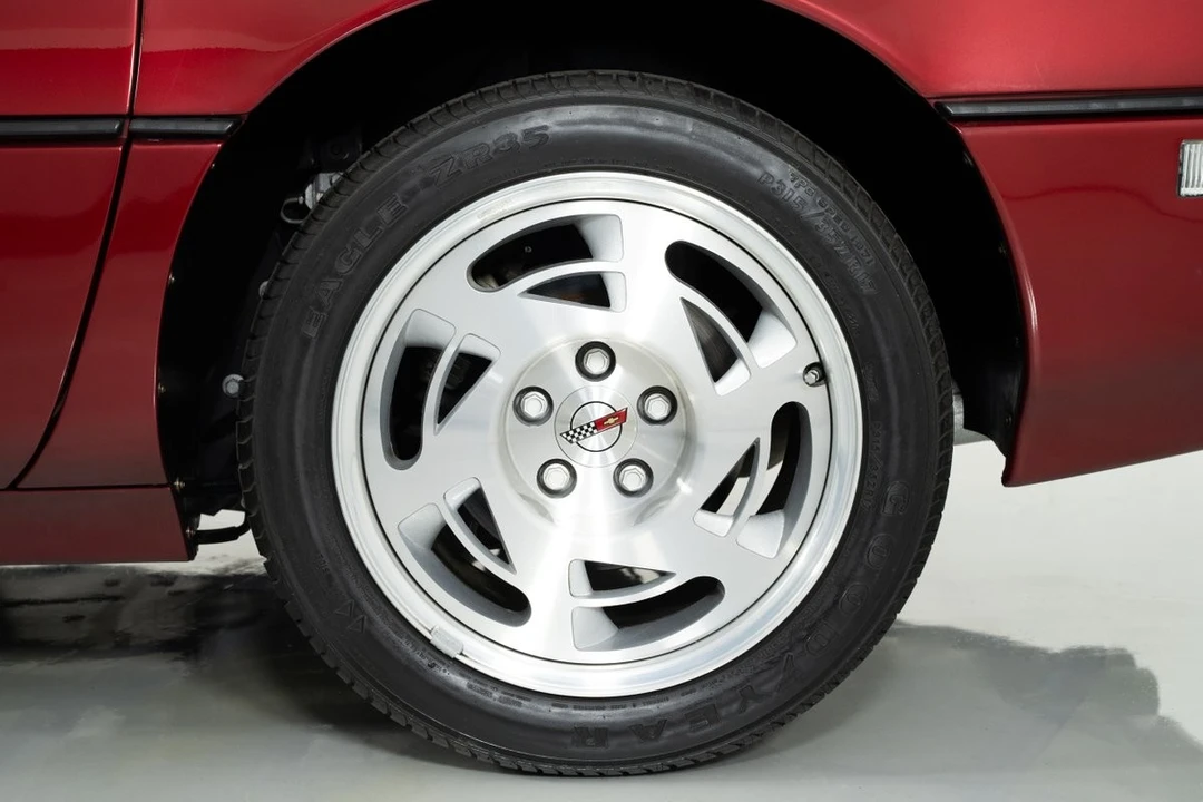 1990 Chevrolet Corvette C4 ZR1 - Image 10 of 12