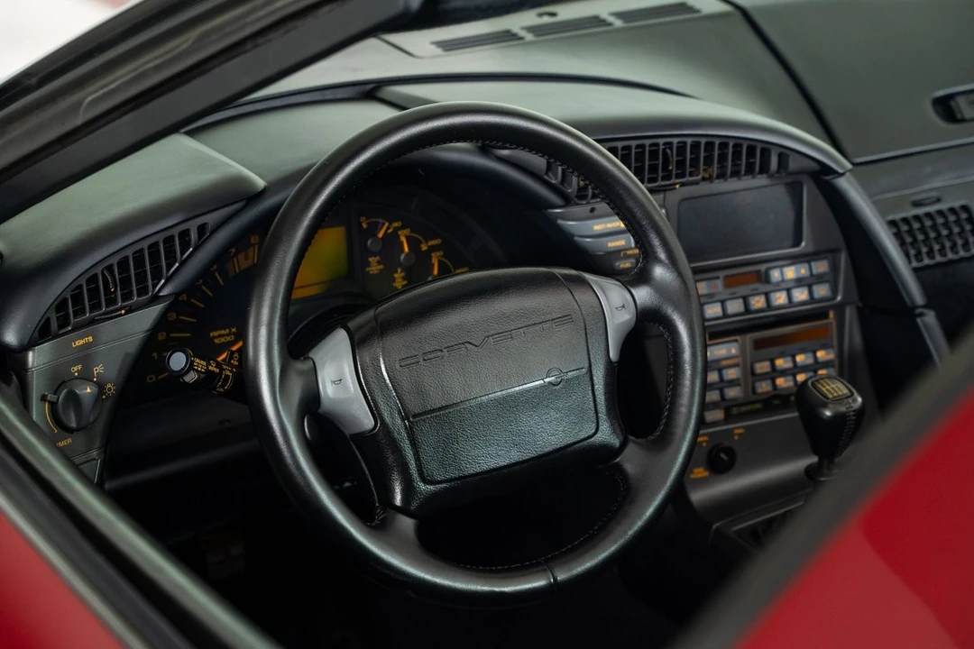 1990 Chevrolet - Image 23 of 31