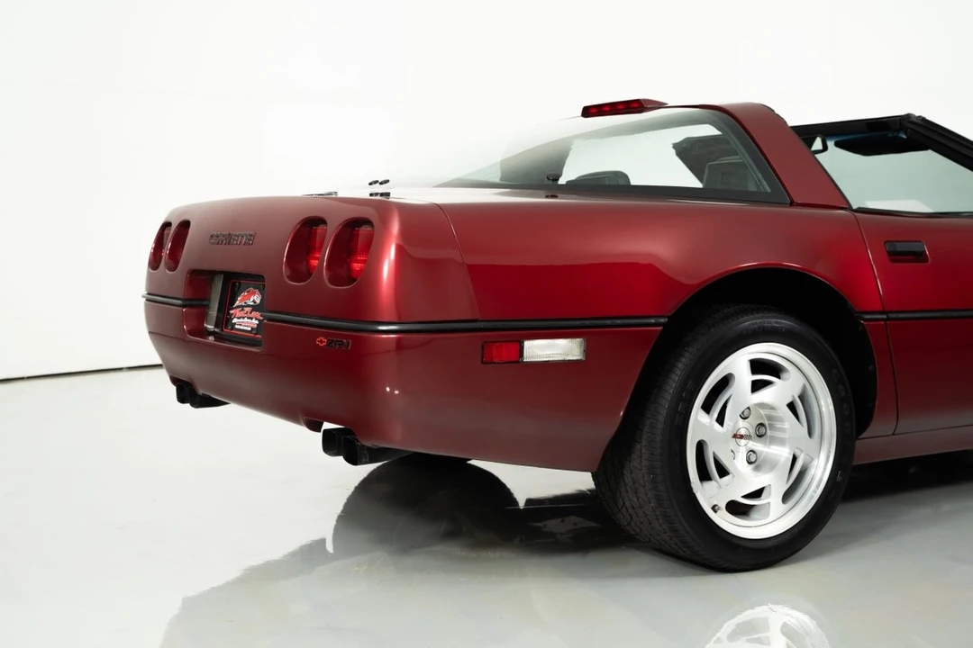 1990 Chevrolet Corvette C4 ZR1 - Image 15 of 21