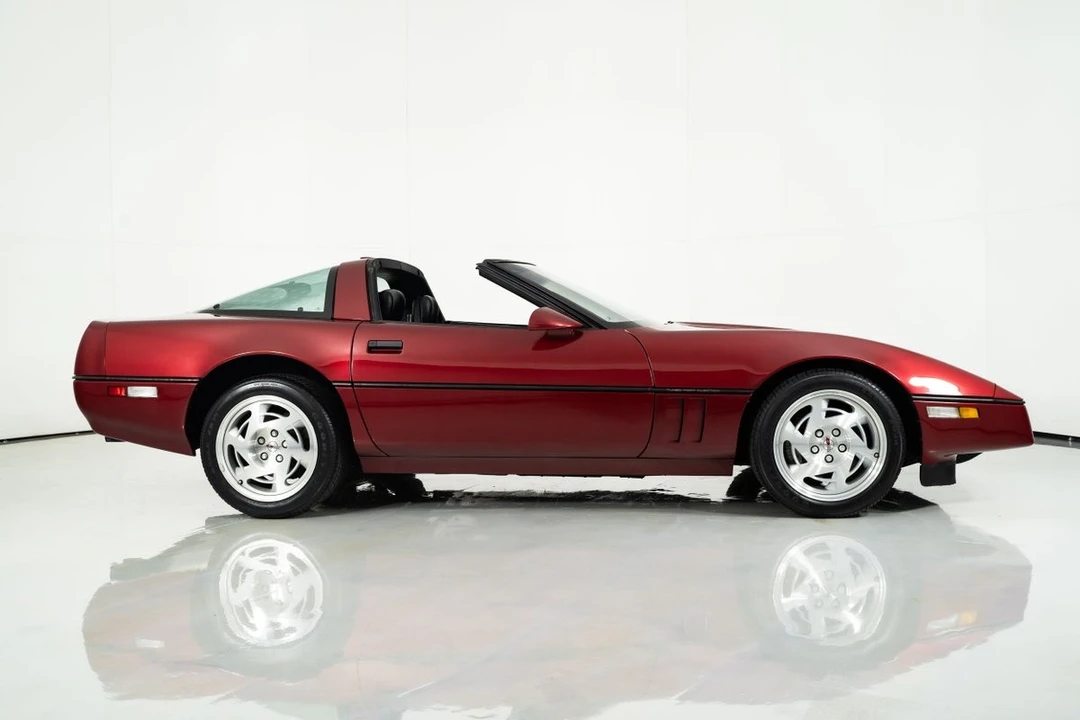 1990 Chevrolet Corvette C4 ZR1 - Image 16 of 21