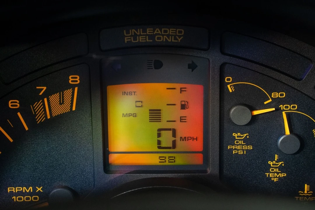 1990 Chevrolet - Image 28 of 31