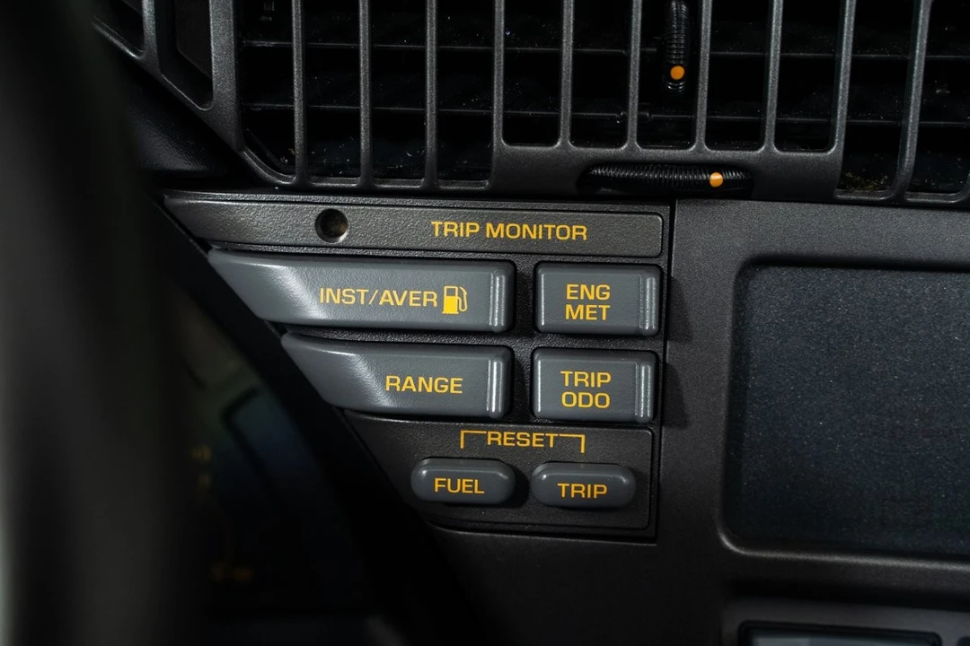 1990 Chevrolet - Image 31 of 31
