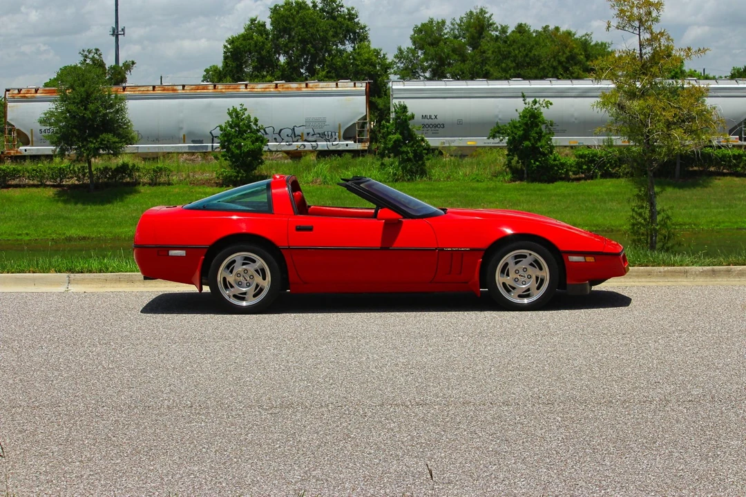 1990 Chevrolet Corvette C4 ZR1 - Image 7 of 31