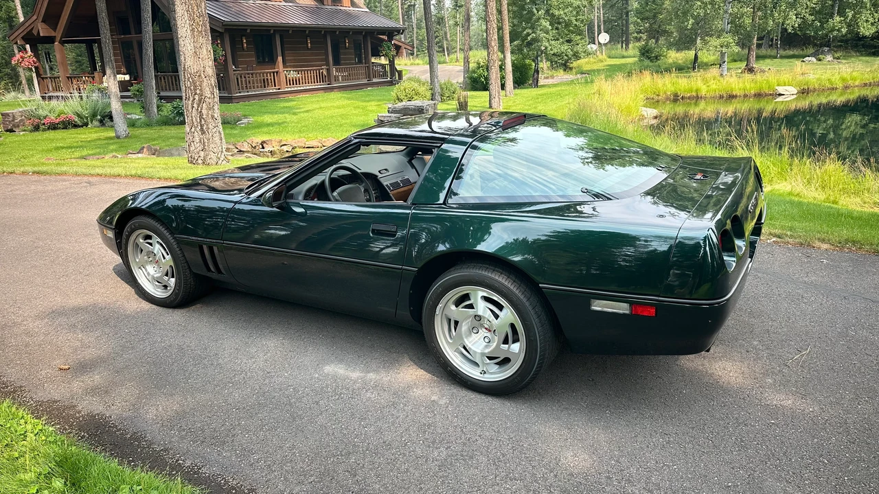 1990 Chevrolet Corvette C4 ZR1 - Image 10 of 31