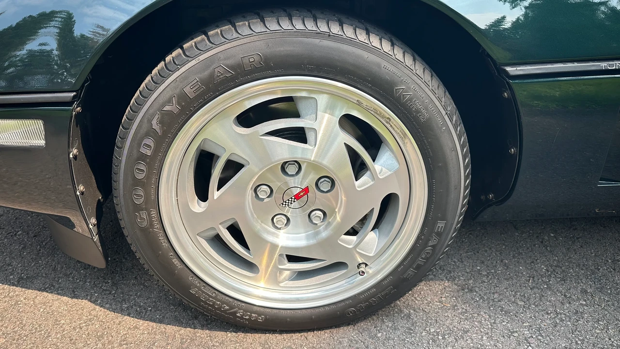 1990 Chevrolet Corvette C4 ZR1 - Image 20 of 31