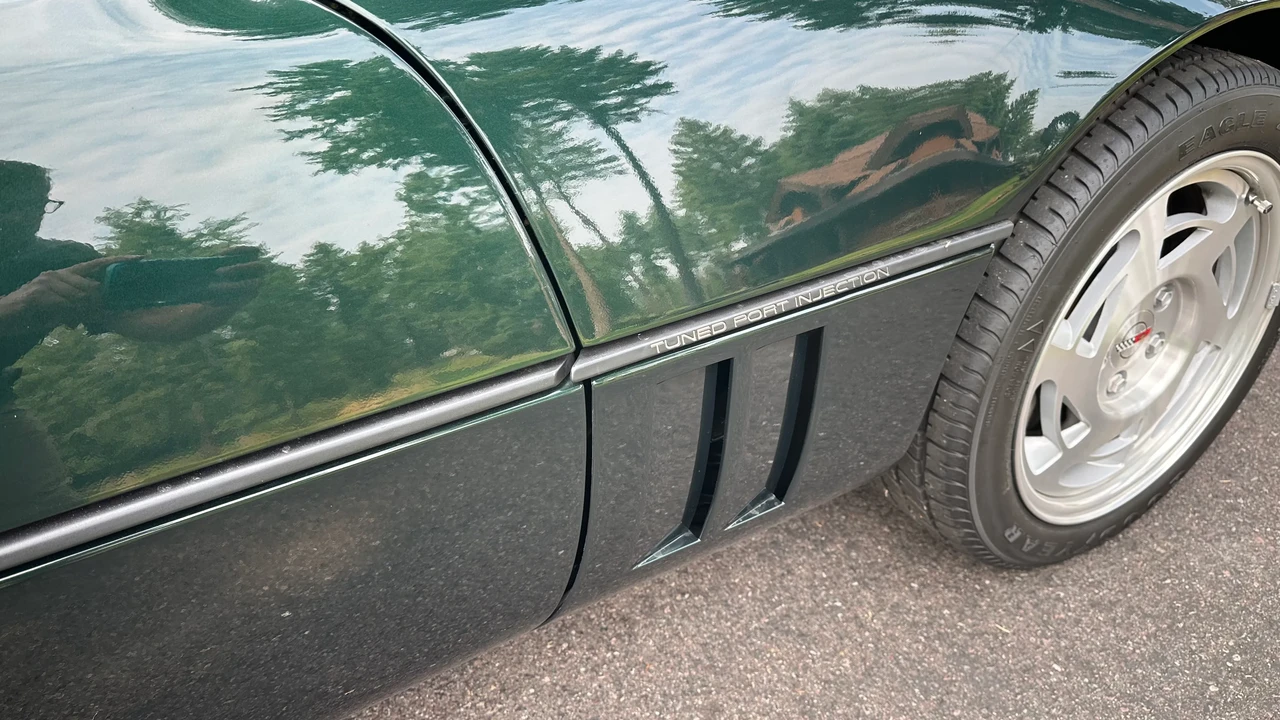 1990 Chevrolet Corvette C4 ZR1 - Image 25 of 31