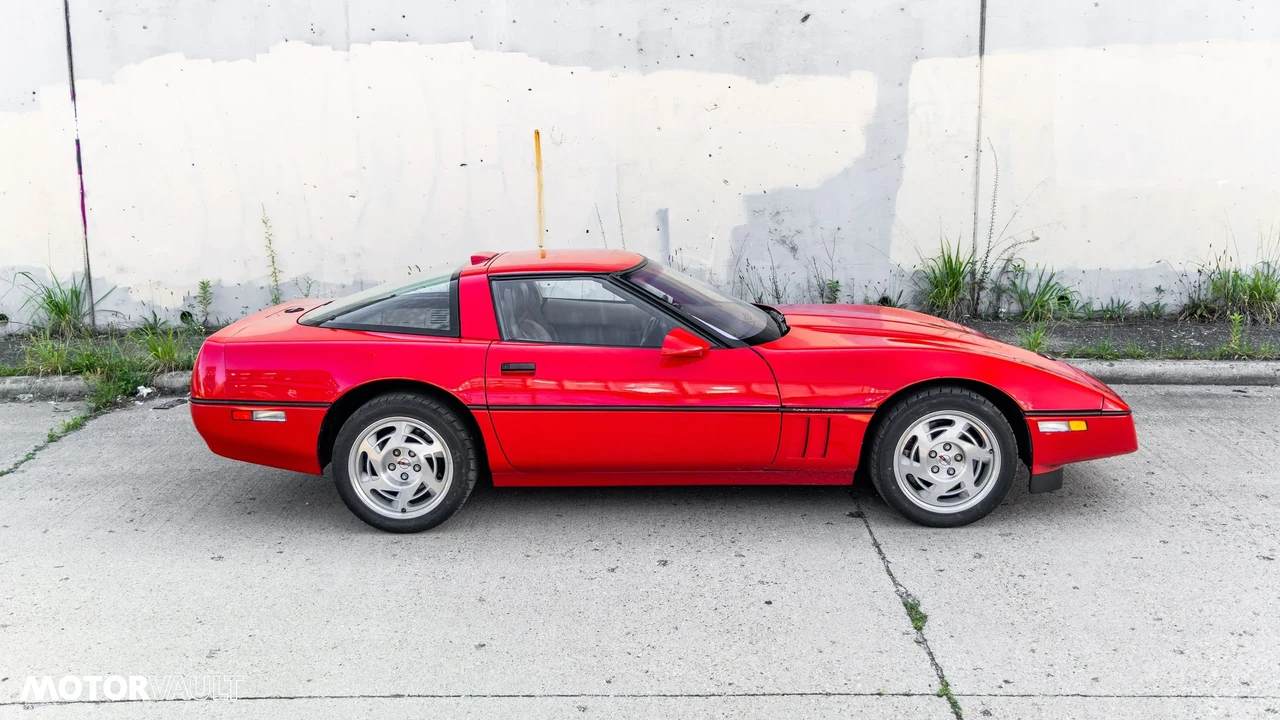 1990 Chevrolet Corvette C4 ZR1 - Image 4 of 14