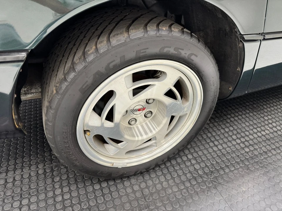 1990 Chevrolet Corvette C4 ZR1 - Image 21 of 31