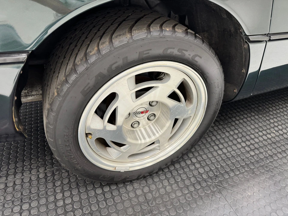 1990 Chevrolet Corvette C4 ZR1 - Image 21 of 31