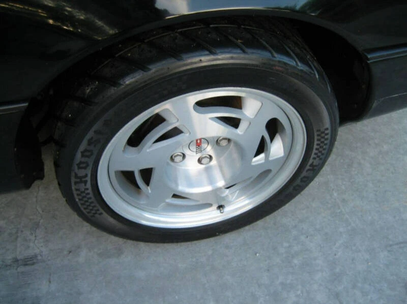 1990 Chevrolet Corvette C4 ZR1 - Image 12 of 13
