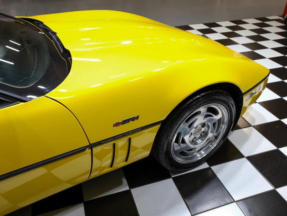 1990 Chevrolet Corvette C4 ZR1 - Image 15 of 31