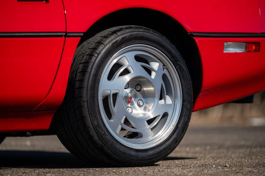 1990 Chevrolet Corvette C4 ZR1 - Image 14 of 31