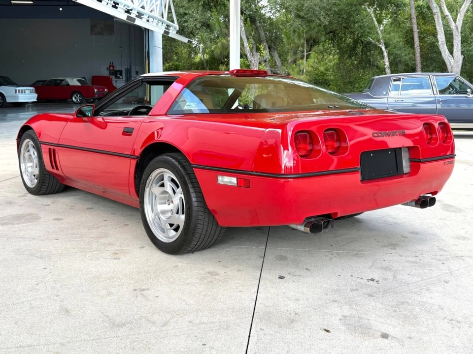 1990 Chevrolet - Image 10 of 31
