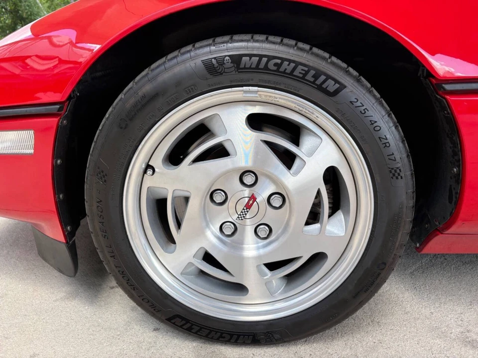 1990 Chevrolet - Image 22 of 31