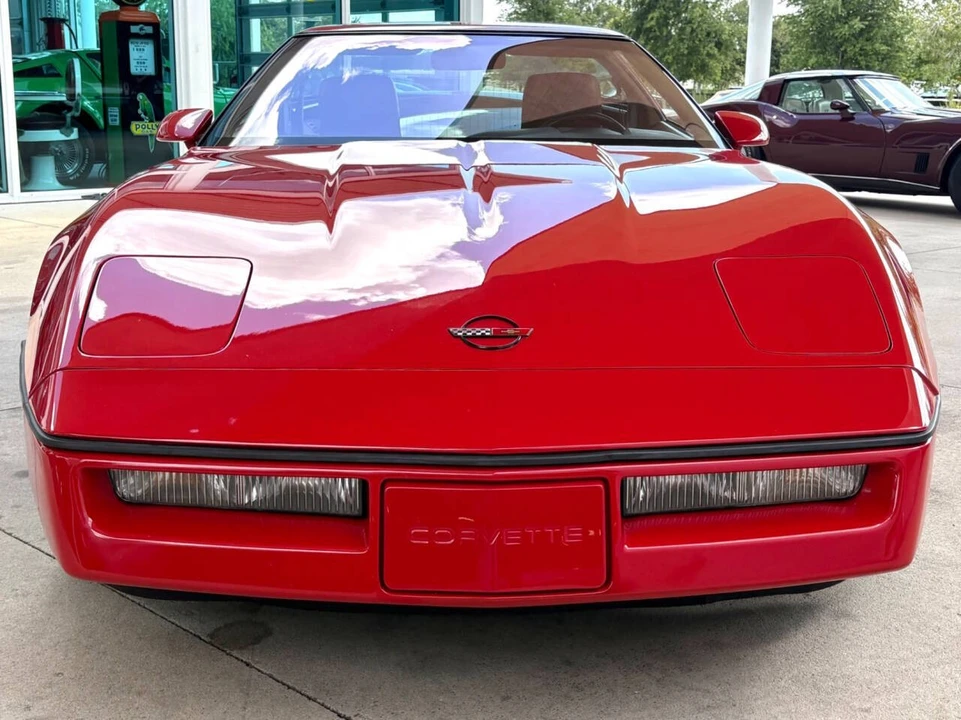 1990 Chevrolet - Image 2 of 31