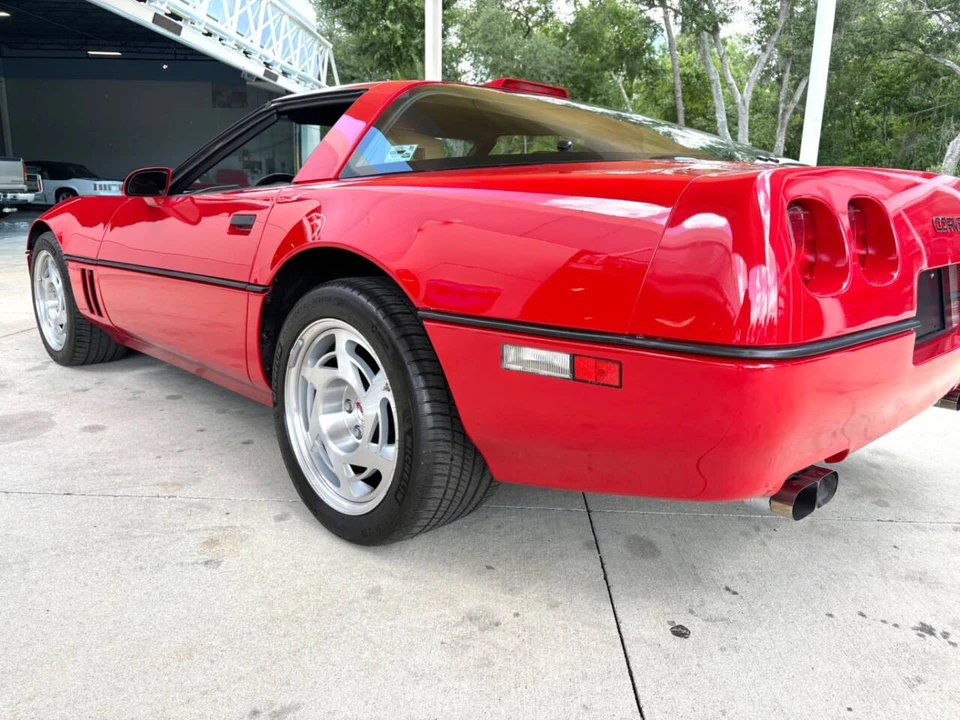 1990 Chevrolet - Image 16 of 31
