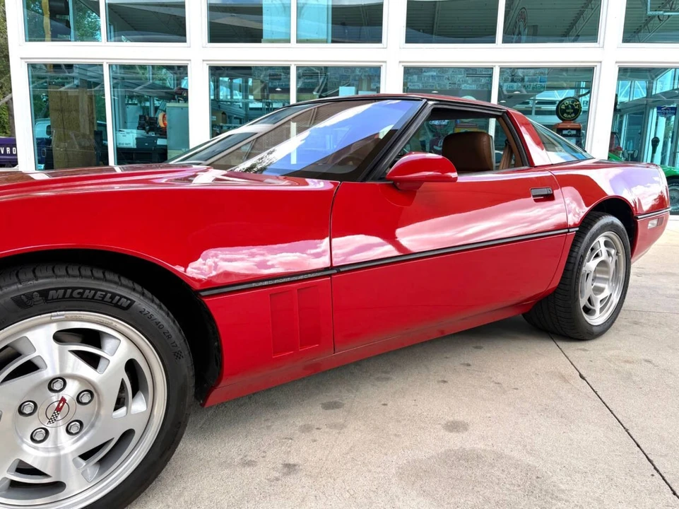 1990 Chevrolet - Image 14 of 31