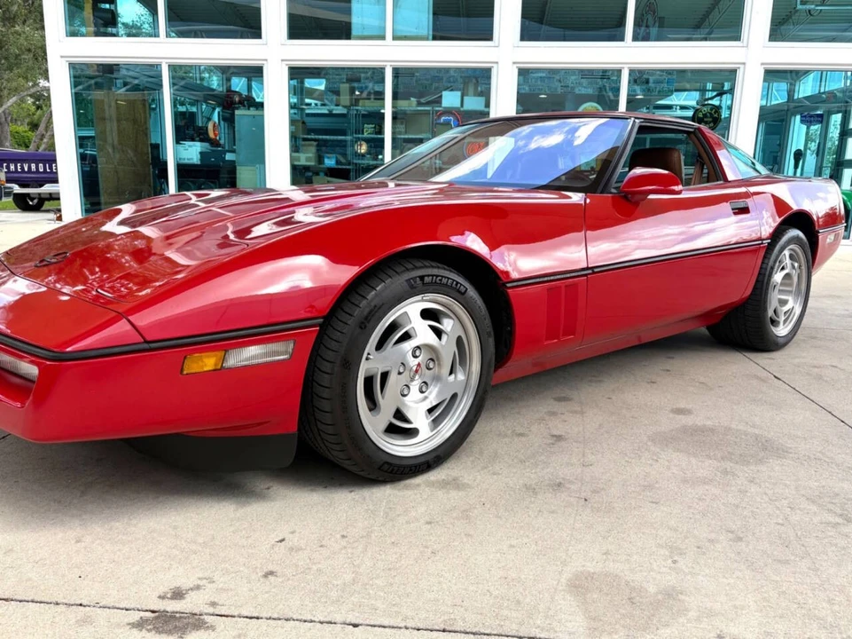 1990 Chevrolet - Image 13 of 31