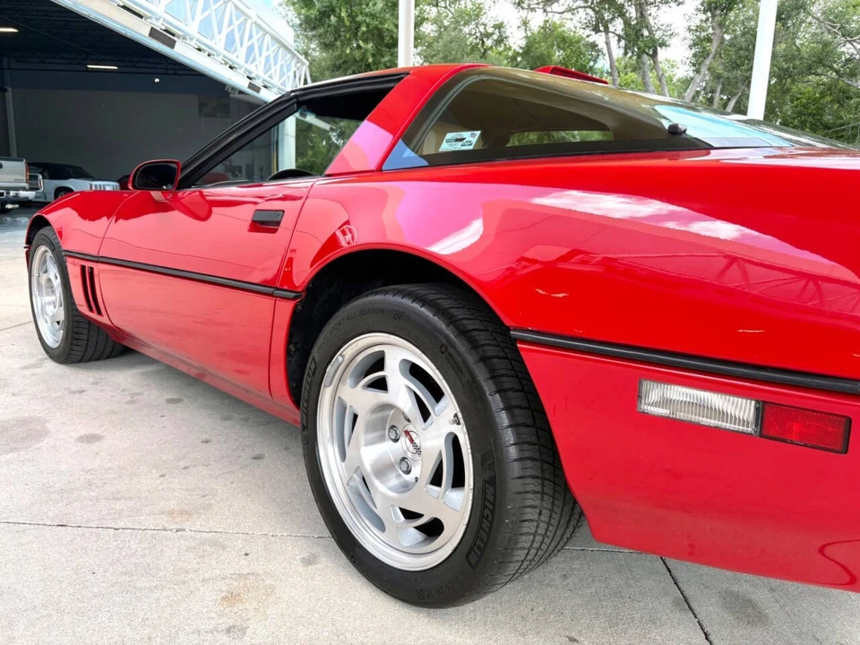 1990 Chevrolet - Image 15 of 31