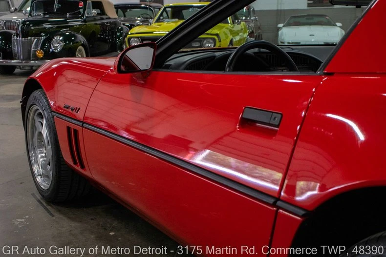 1990 Chevrolet Corvette C4 ZR1 - Image 23 of 31