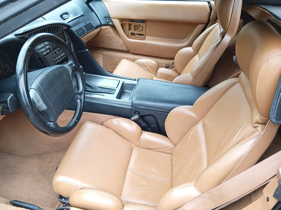 1990 Chevrolet Corvette C4 - Image 13 of 17