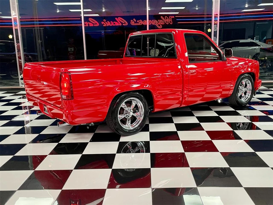 1990 Chevrolet C/K 4th Gen - Image 4 of 28