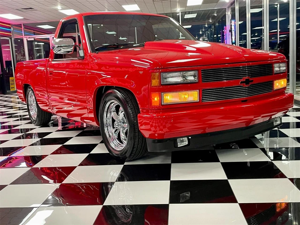 1990 Chevrolet C/K 4th Gen - Image 2 of 28