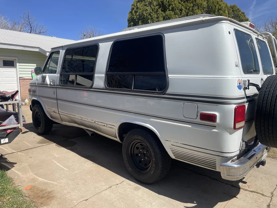 1990 Chevrolet G-Series Van - Image 4 of 15
