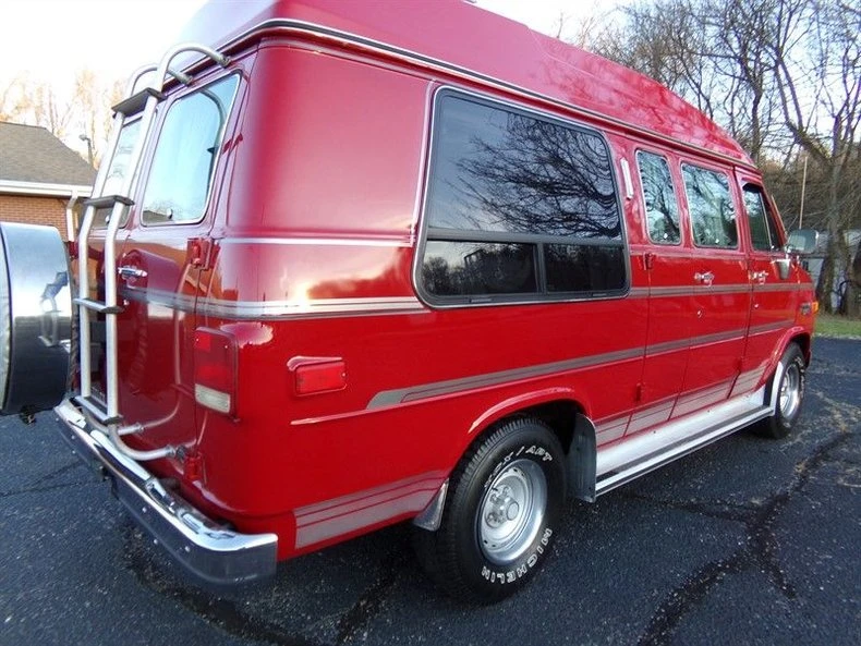 1990 Chevrolet G-Series Van - Image 8 of 31