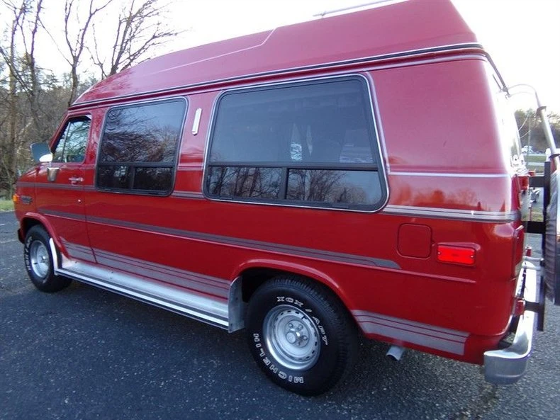 1990 Chevrolet G-Series Van - Image 13 of 31