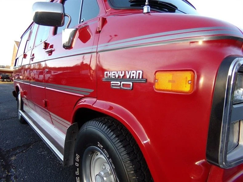 1990 Chevrolet G-Series Van - Image 6 of 31