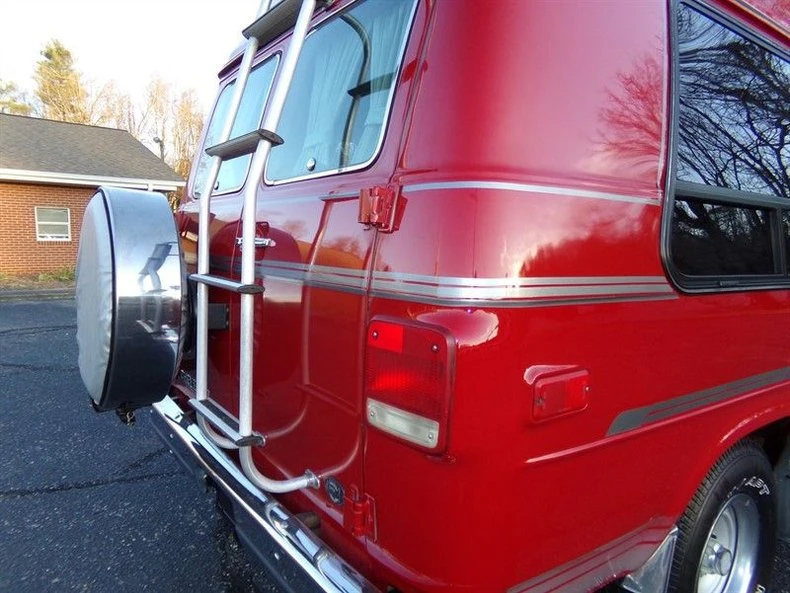 1990 Chevrolet G-Series Van - Image 10 of 31