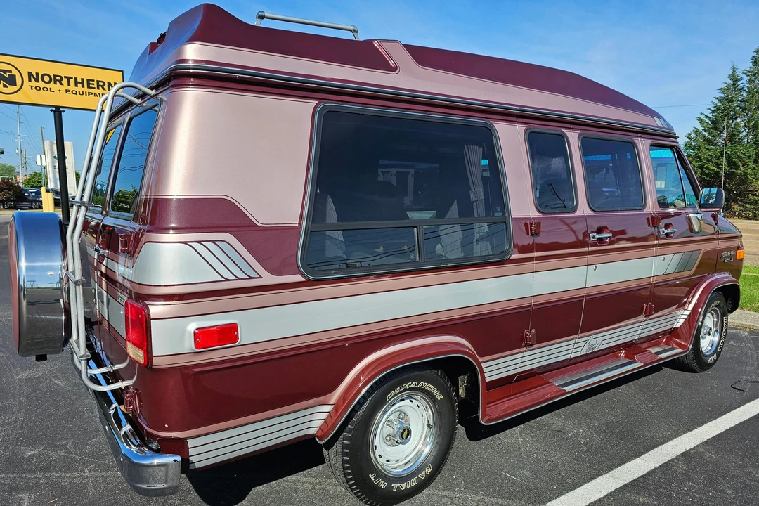 1990 Chevrolet G-Series Van - Image 4 of 31