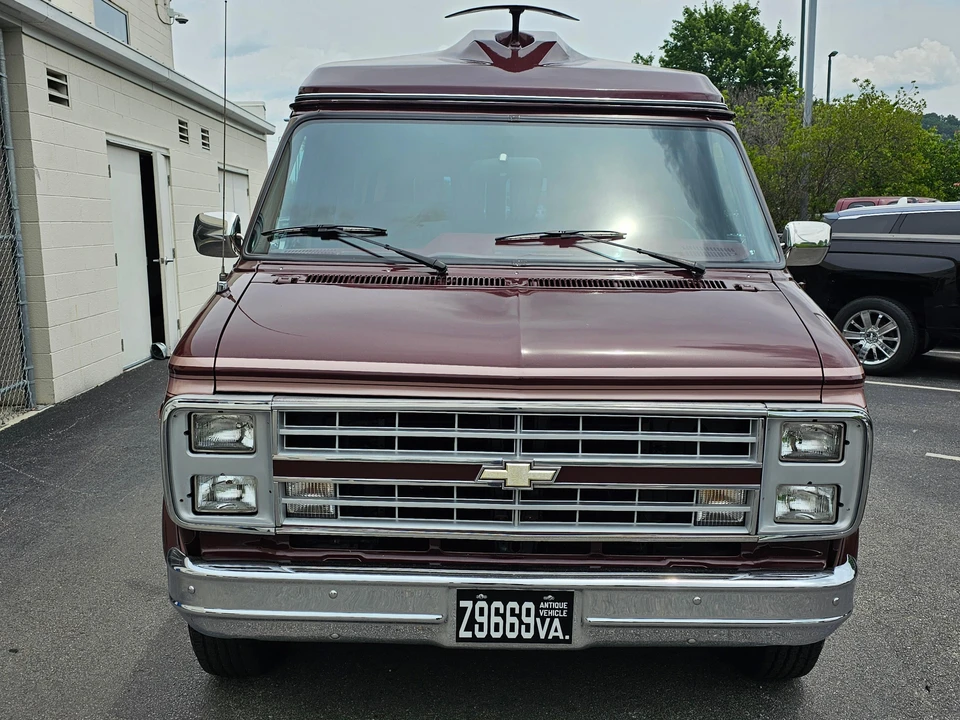 1990 Chevrolet G-Series Van - Image 7 of 31