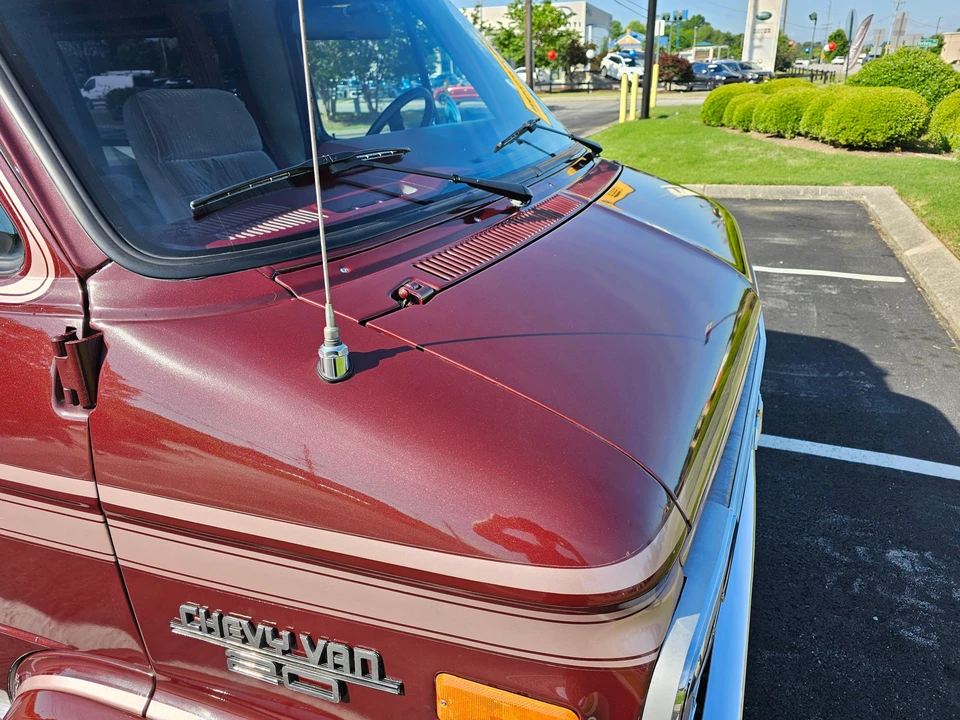 1990 Chevrolet G-Series Van - Image 22 of 31