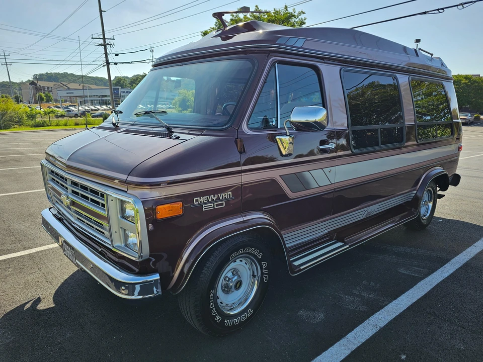 1990 Chevrolet G-Series Van - Image 8 of 31