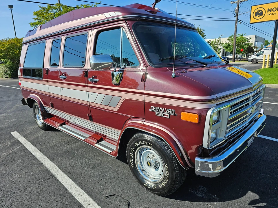 1990 Chevrolet G-Series Van - Image 14 of 31