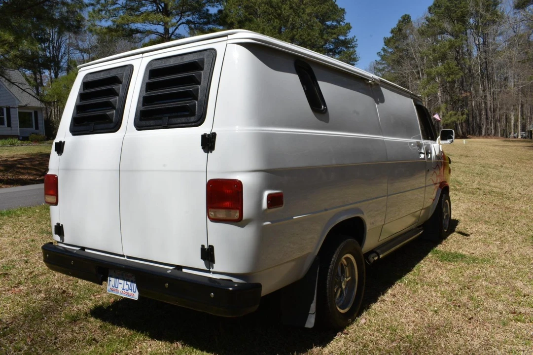 1990 Chevrolet G-Series Van - Image 20 of 21