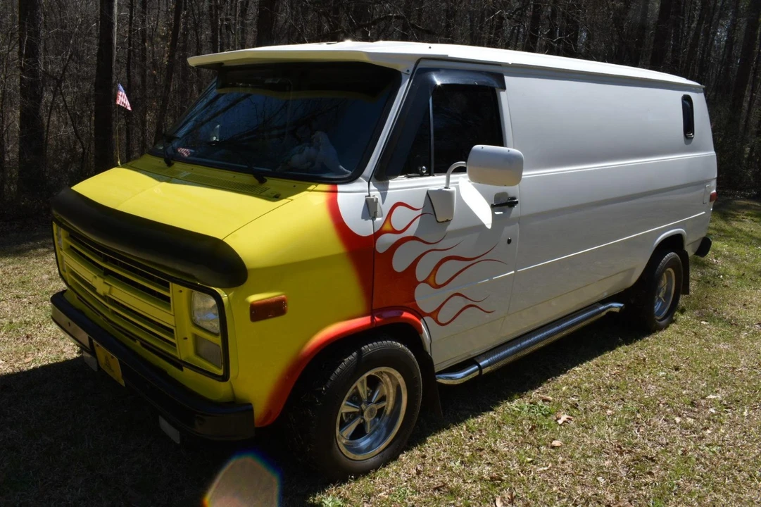 1990 Chevrolet G-Series Van - Image 2 of 21
