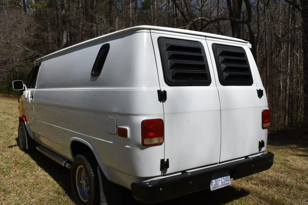 1990 Chevrolet G-Series Van - Image 18 of 21