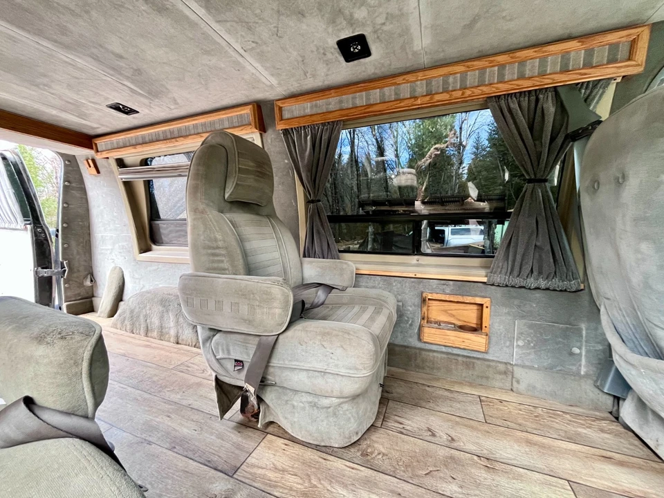 1990 Chevrolet G-Series Van - Image 19 of 21