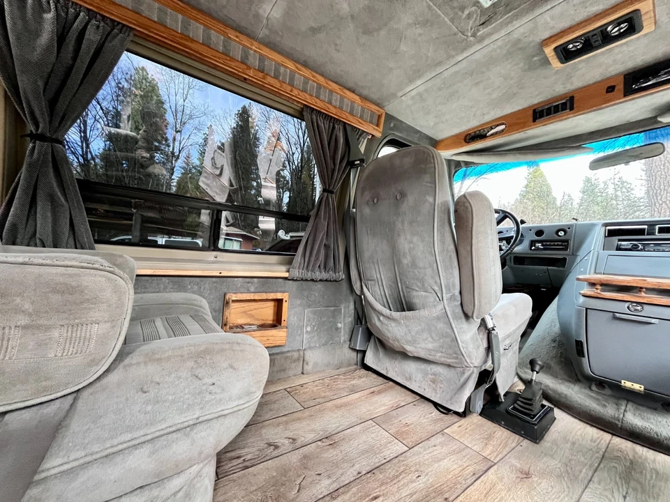1990 Chevrolet G-Series Van - Image 20 of 21