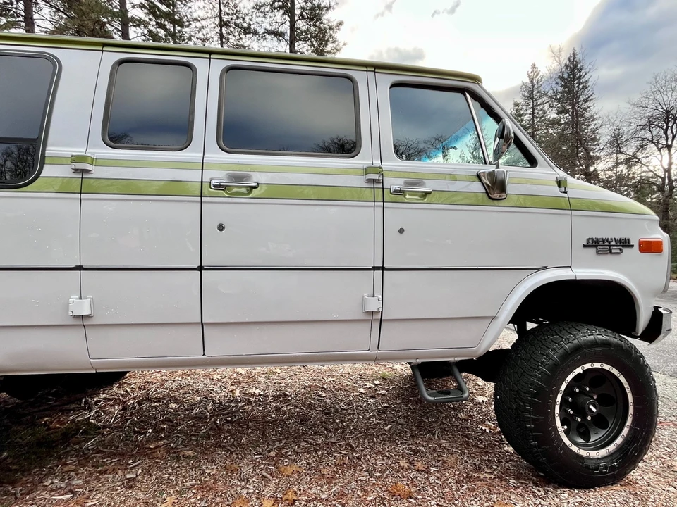1990 Chevrolet G-Series Van - Image 3 of 21