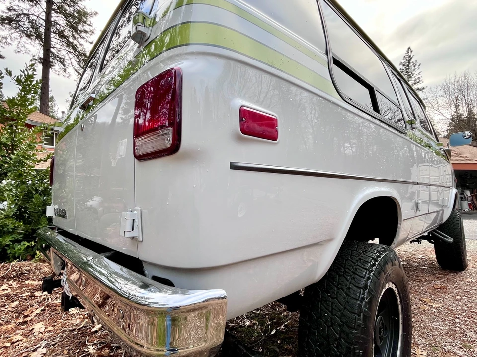 1990 Chevrolet G-Series Van - Image 12 of 21