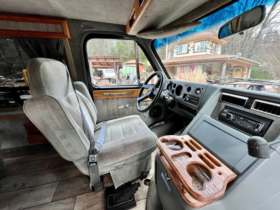 1990 Chevrolet G-Series Van - Image 14 of 21