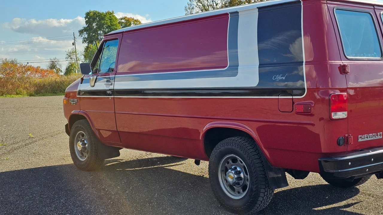 1990 Chevrolet G-Series Van - Image 3 of 21