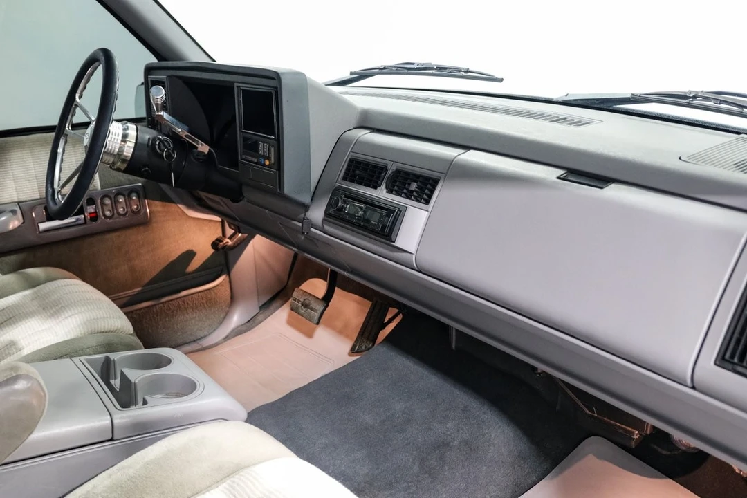 1990 Chevrolet C/K 4th Gen - Image 18 of 21