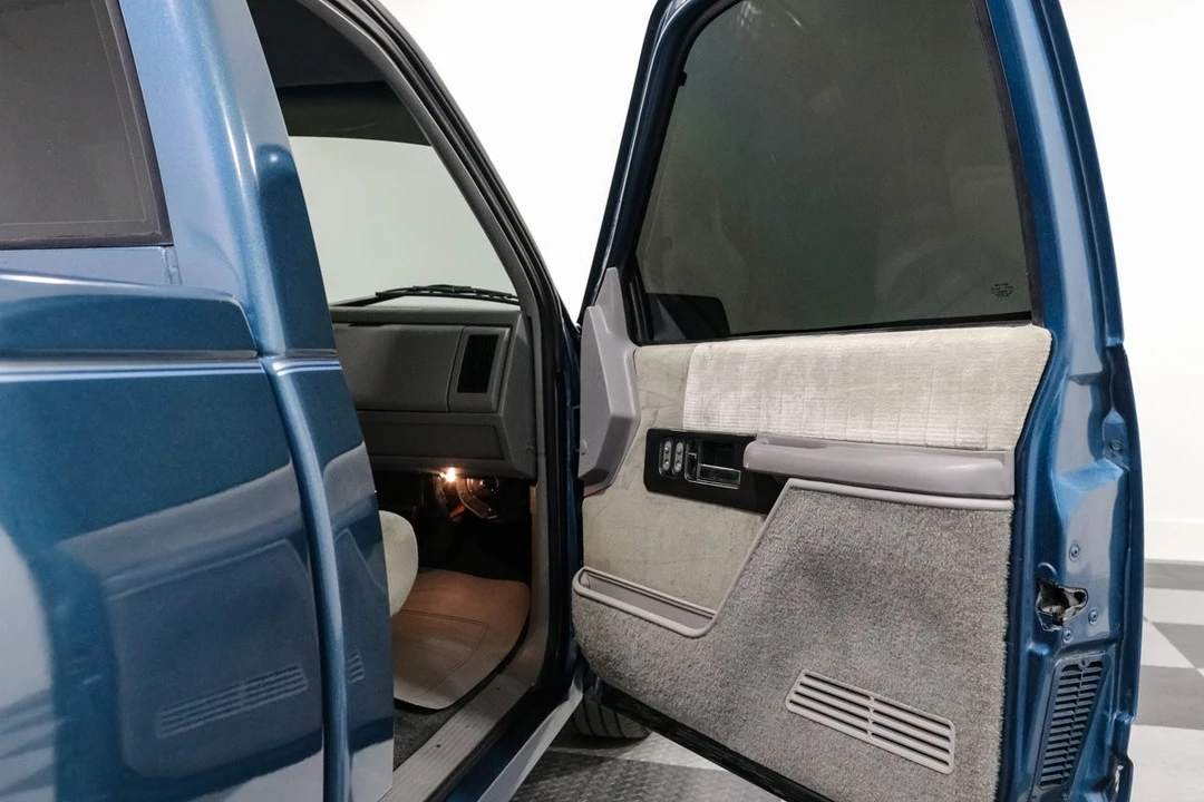 1990 Chevrolet C/K 4th Gen - Image 16 of 21